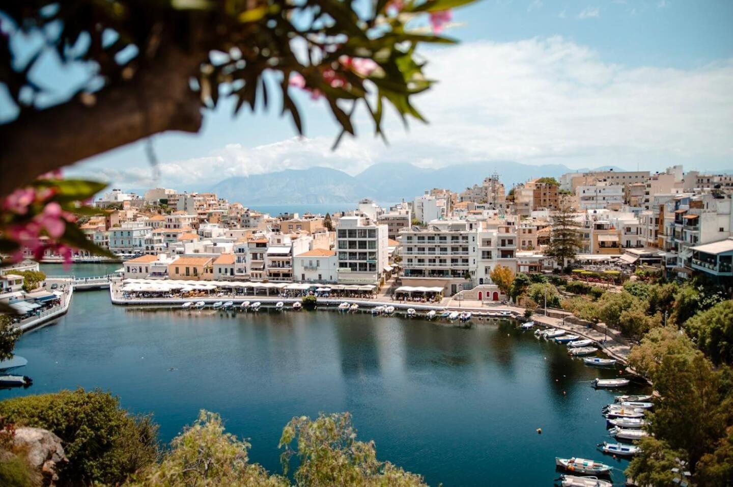 Floral City Apartments Agios Nikolaos Exteriör bild